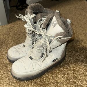 Kamik Women's Light Gray Winter Boots